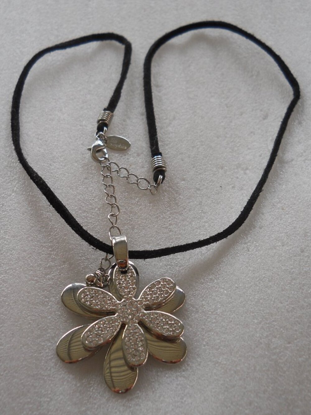Lia Sophia - "Friends" Flower Necklace  531